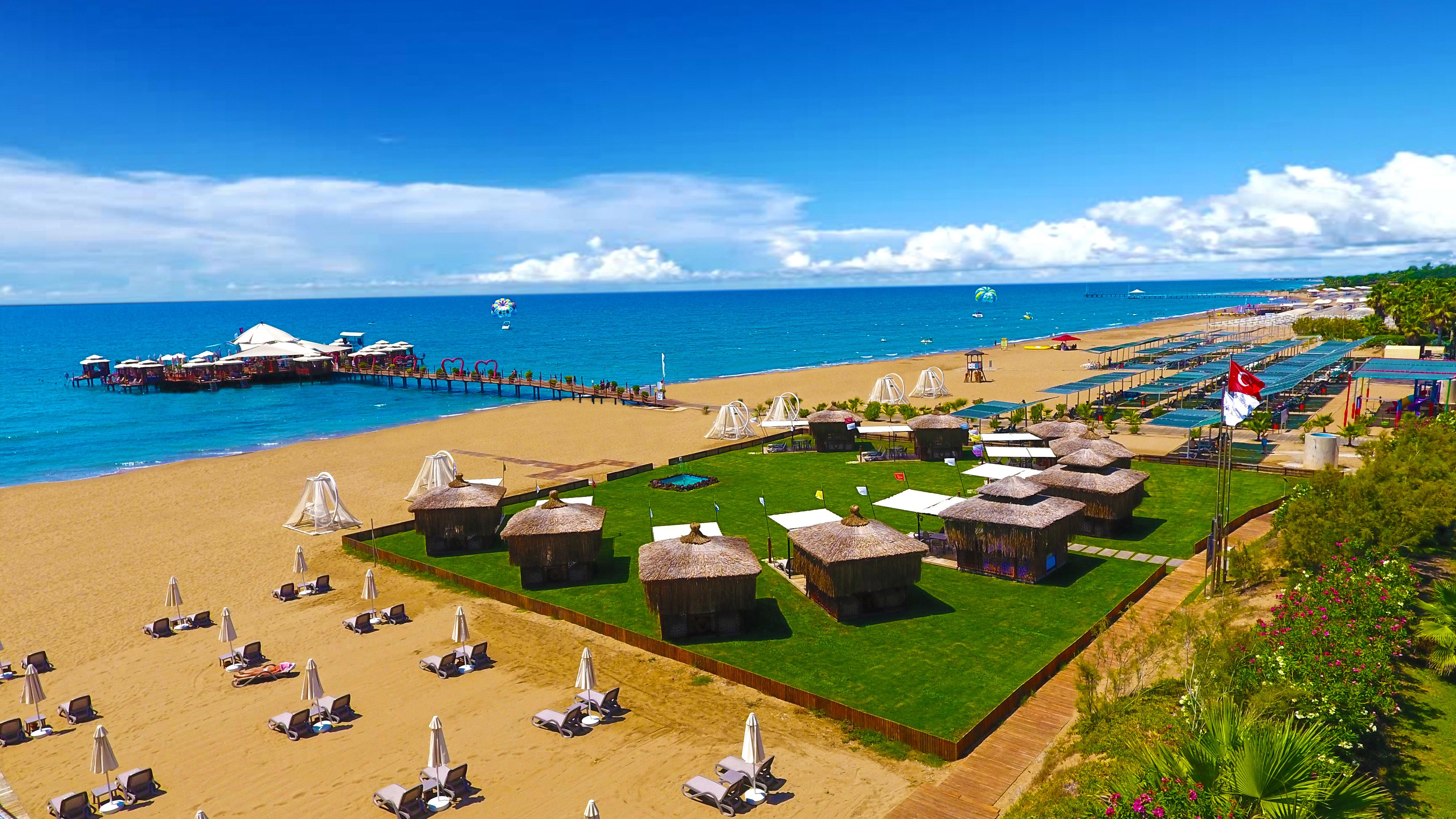 Vonresort Golden Coast & Aqua 5* Side