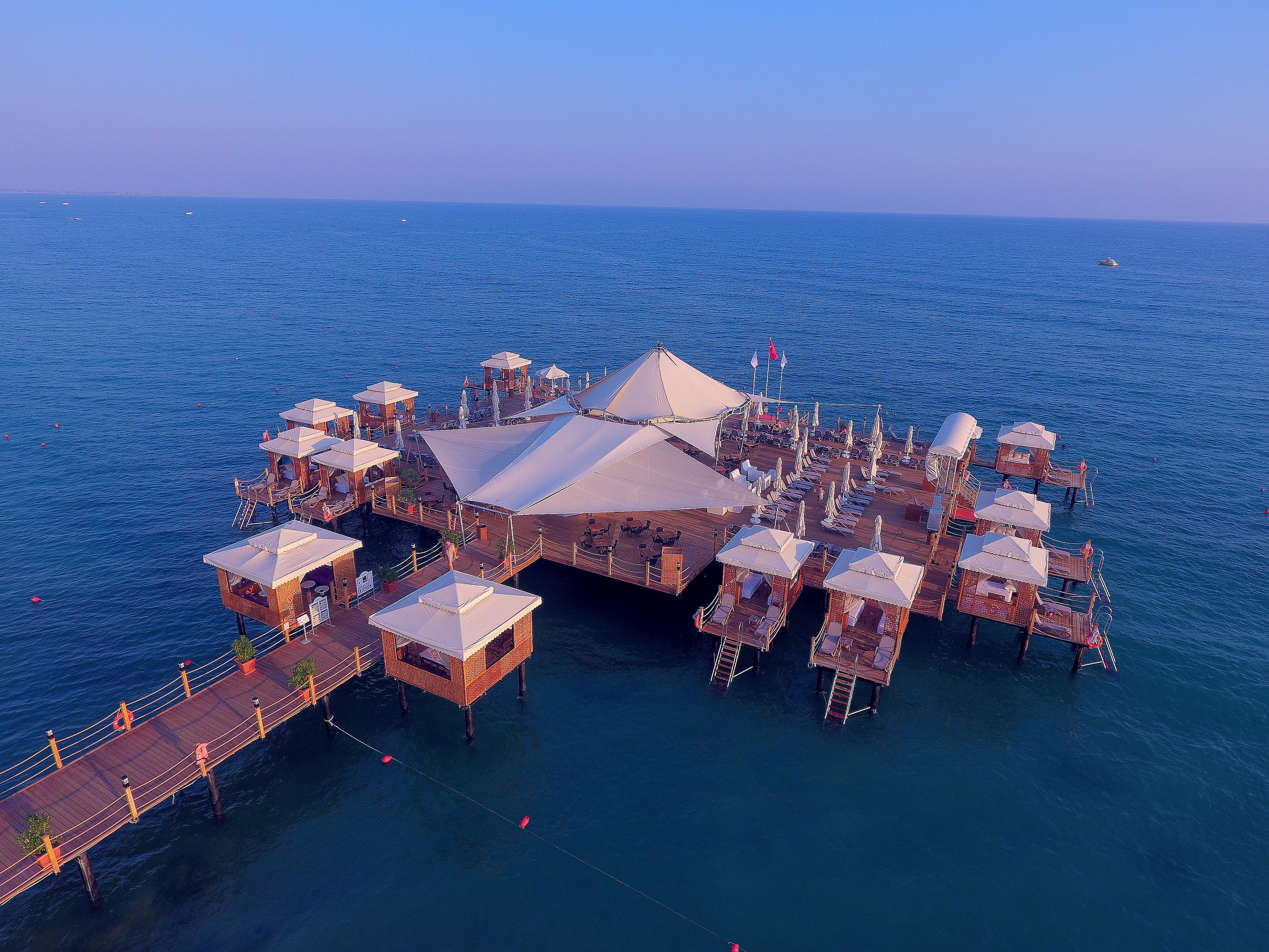 Vonresort Golden Coast & Aqua 5* Side